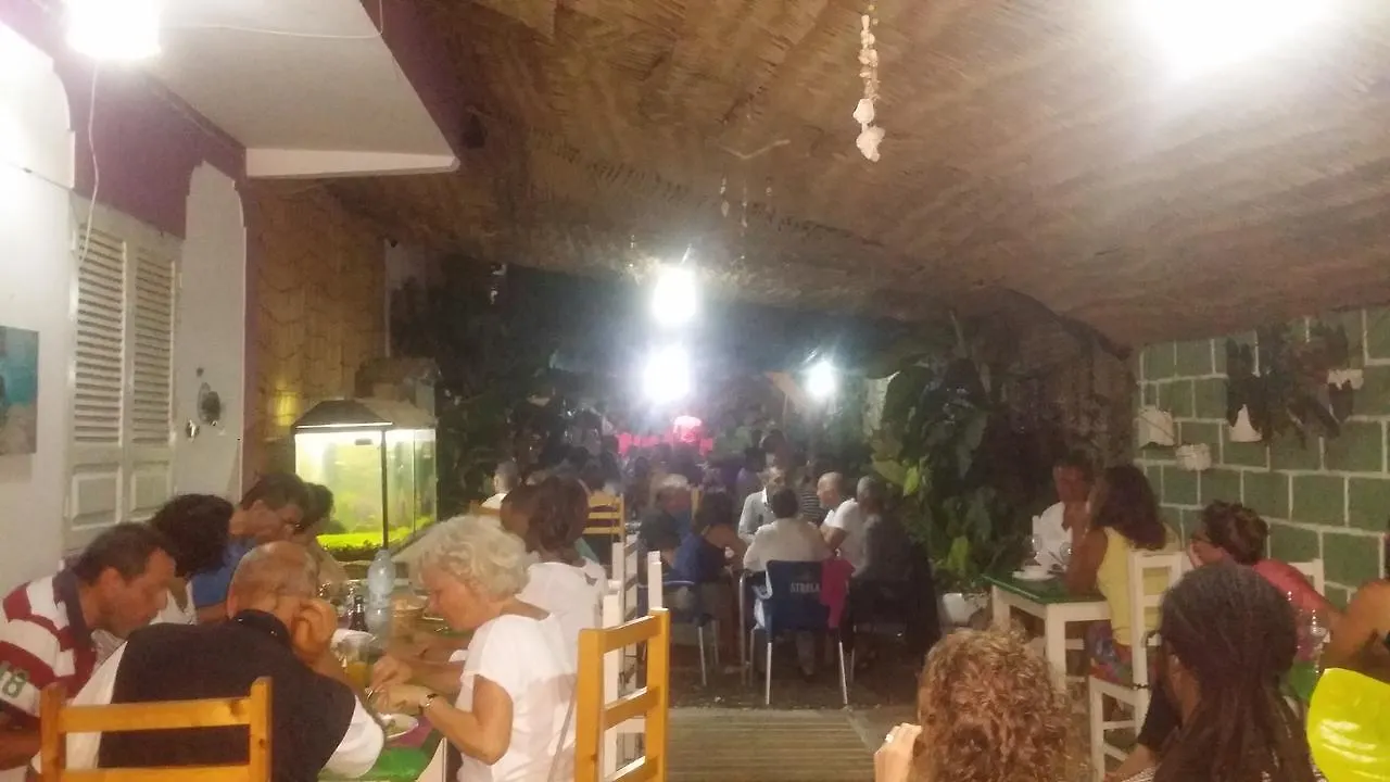 Bed and Breakfast Restaurante Buzio Tarrafal  Tarrafal (Santiago)